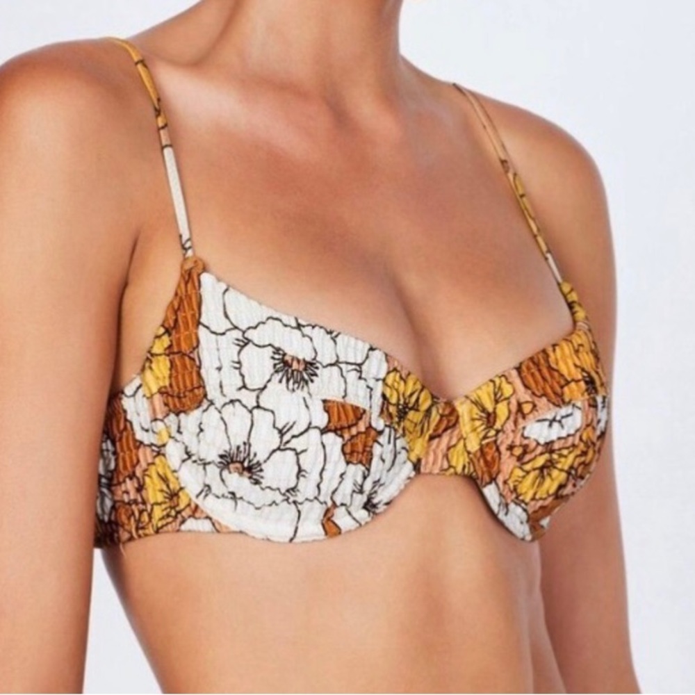 Triangl Nude Retro Bikini - Picture 2 of 7